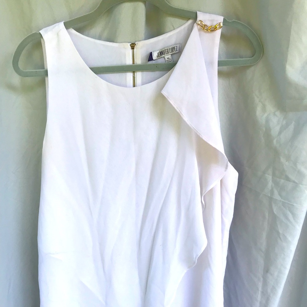 White Jennifer Lopez chiffon sleeveless GUC💋